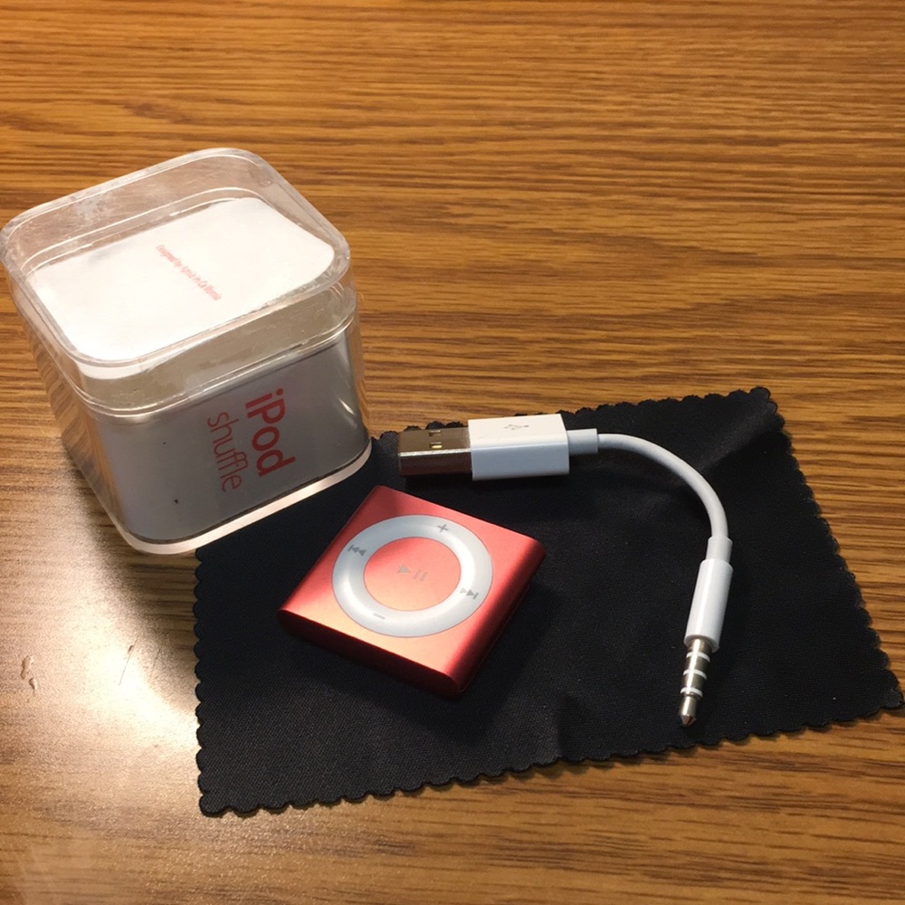 Pink iPod Shuffle2013